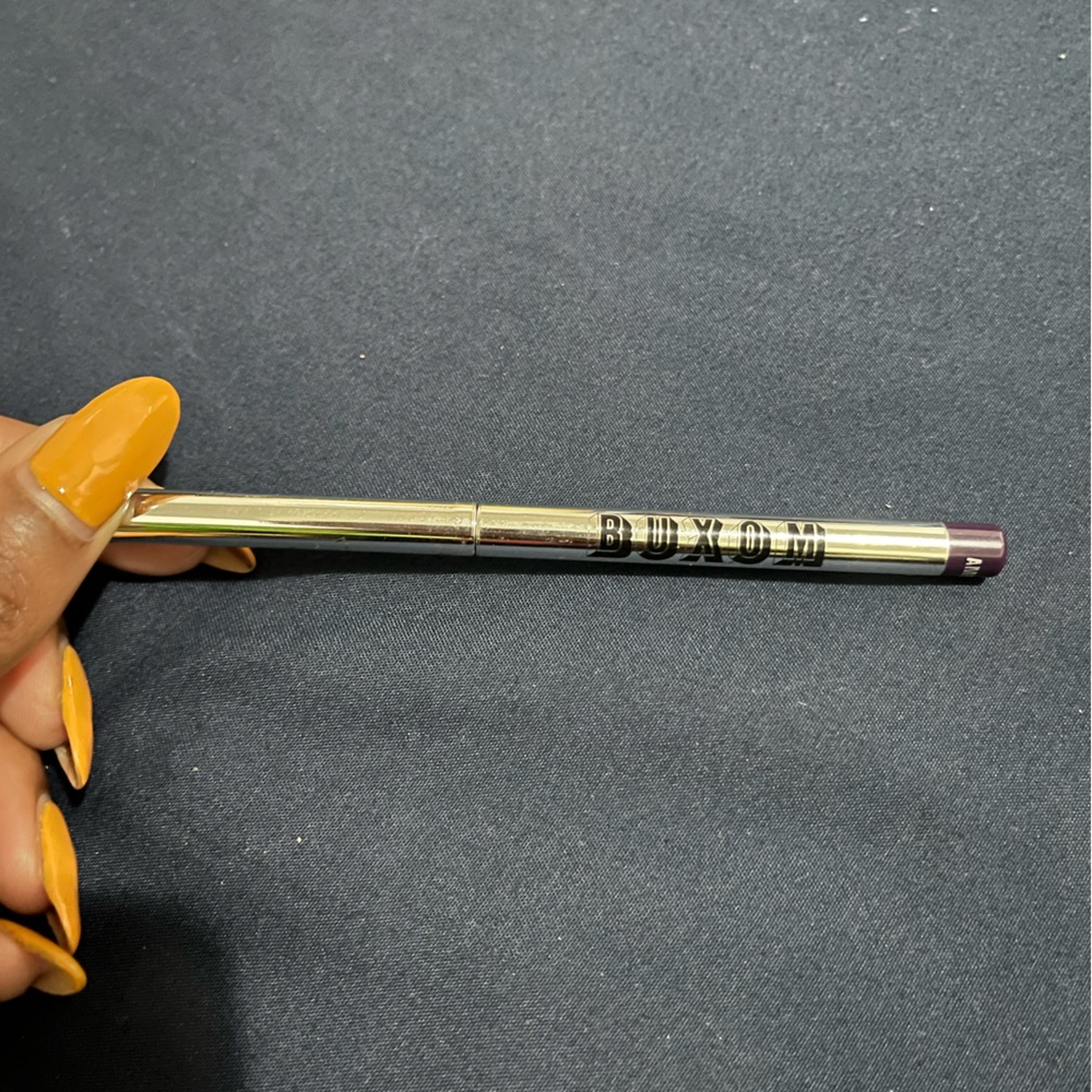 'BUXOM' Eyeliner